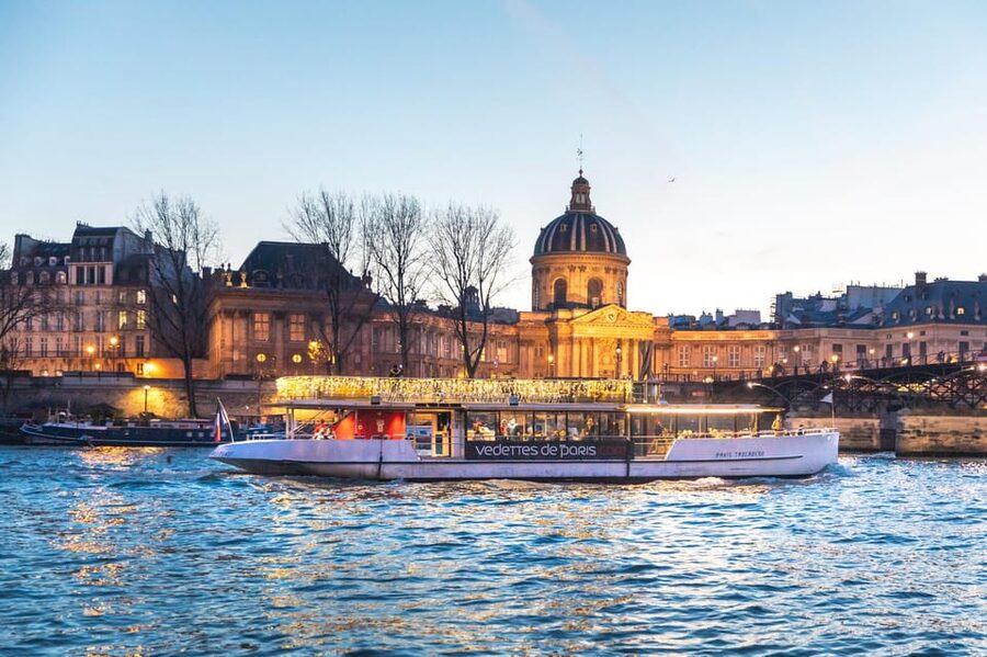 Paris: Evening River Cruise with Music - Practical advice for a better evening