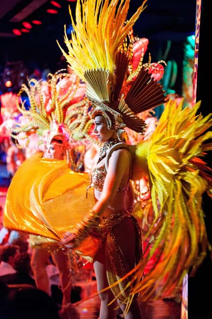 Paris: First Show Moulin Rouge with Champagne & Seine Cruise - What the evening really includes