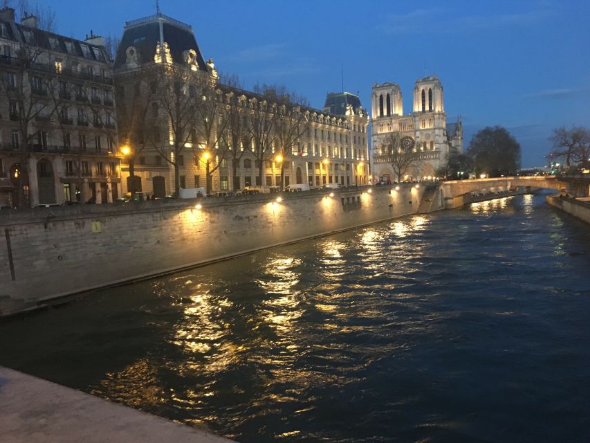 Paris: Happy Hour Evening Cruise on the Seine River - Who should book this cruise?