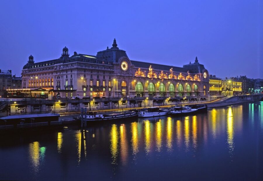 Paris: Happy Hour Evening Cruise on the Seine River - Choosing the right departure time