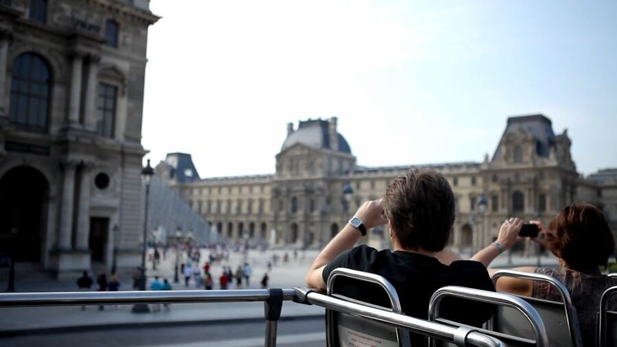 Paris: Hop-on Hop-off Bus Tour & Seine Cruise Bundle Tour - The Seine cruise from Port de Suffren