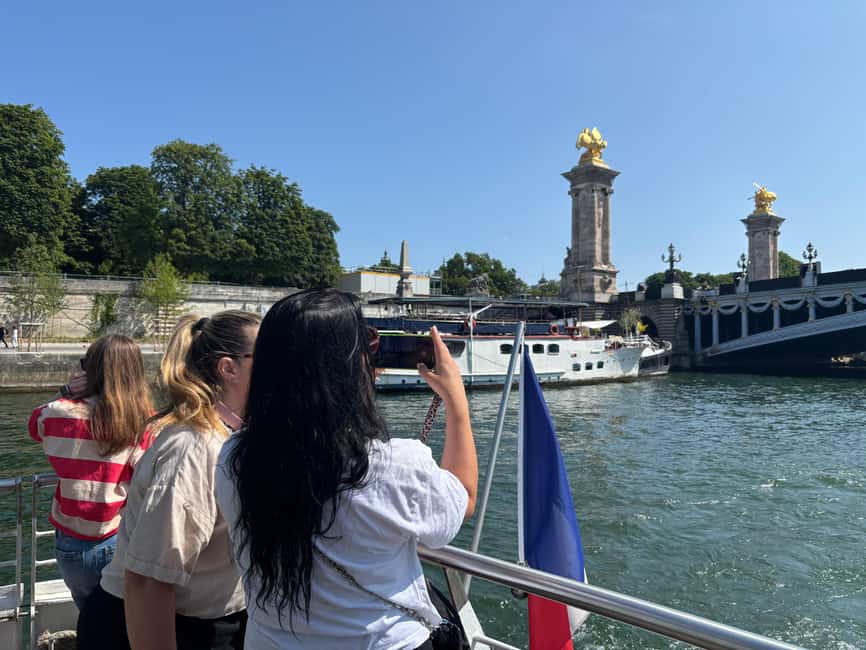Paris: Hop-On Hop-Off Seine Cruise Pass with 9 Stops - Musée d’Orsay and the left bank