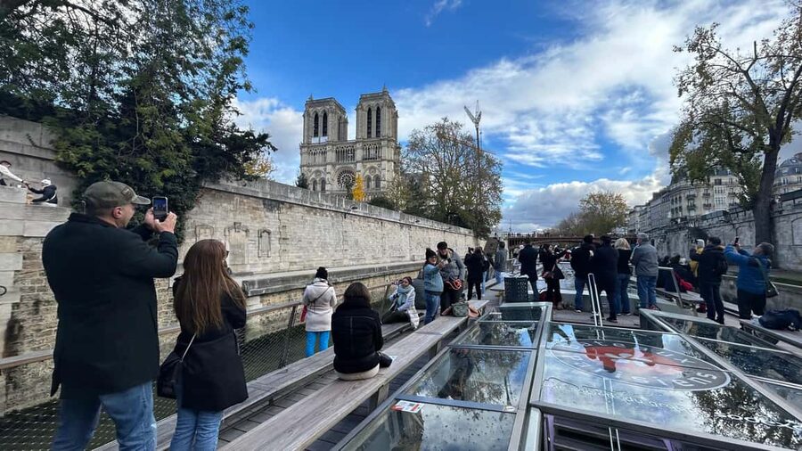 Paris: Illuminations River Cruise with Audio Commentary - Key points to know before you go
