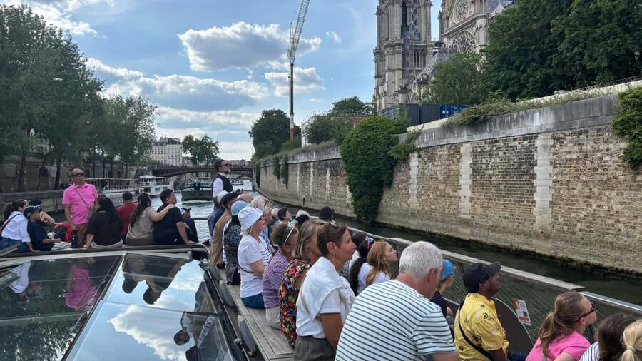Paris: Illuminations River Cruise with Audio Commentary - Why the Seine is the right place to begin