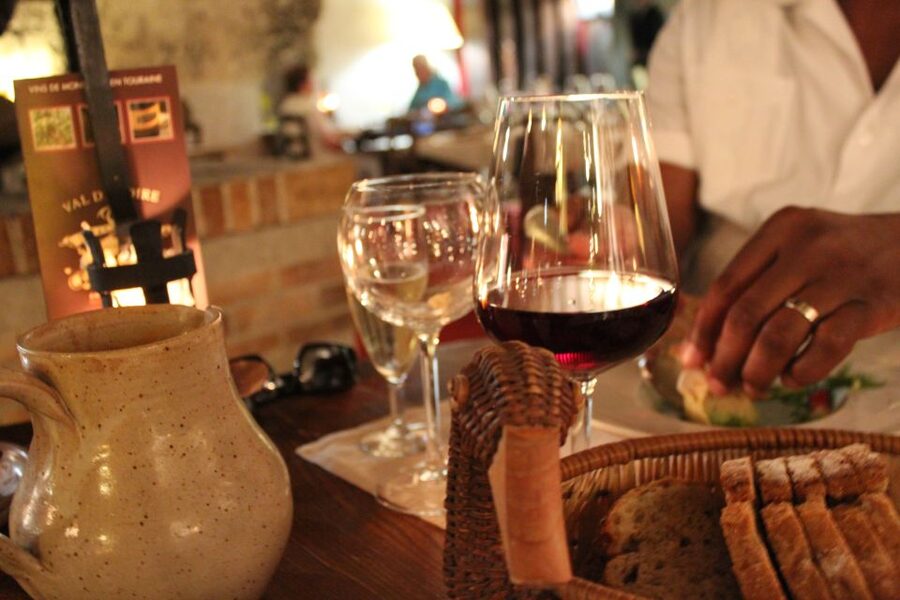 Paris: Loire Valley Castles Tour with Wine Tasting - The main drawbacks to consider
