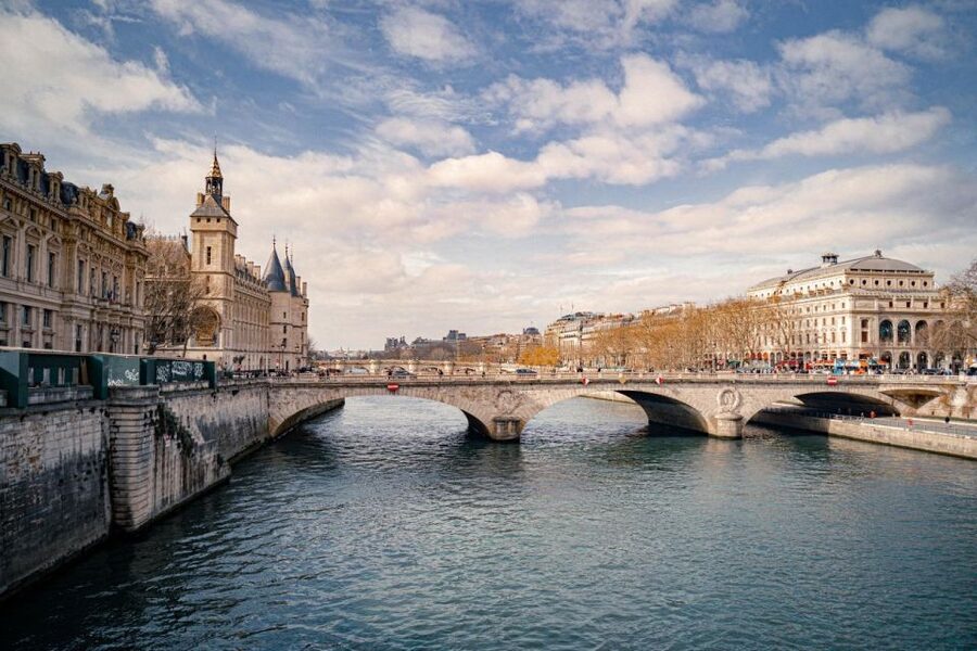 Paris: Louvre Museum Entry Ticket With Host and River Cruise - Is the $100 price good value?