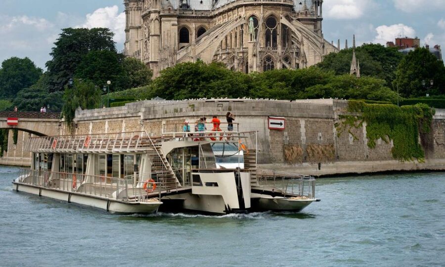 Paris: Louvre Museum & River Cruise Priority Access Tickets - Why the self-guided format can work well