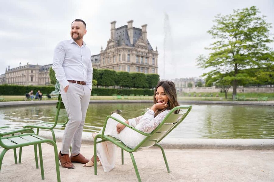Paris: Louvre photoshoot or Seine bridges Eiffel Tower walk - Picking between the four photo locations