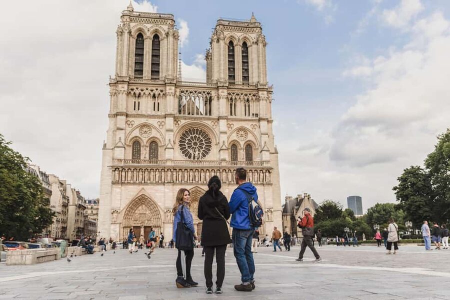 Paris: Notre Dame and Île de la Cité Walking Tour - Why a Group of Five Changes the Walk