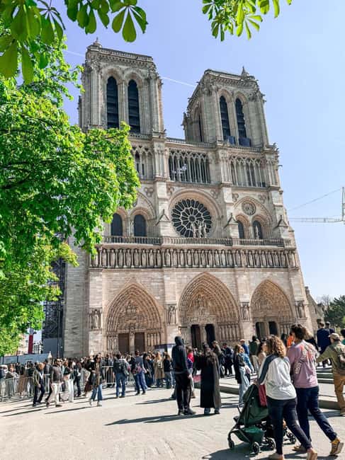 Paris: Notre Dame Cathedral Tour & Seine River Cruise - Meeting at 61 Quai de la Tournelle