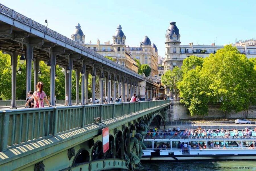 Paris: Père Lachaise Cemetery Visit with Seine River Cruise - Booking and timing tips