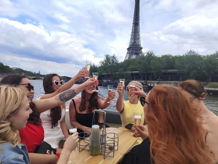 Paris: Private Boat Cruise on Seine River - A private view of Paris from the Seine