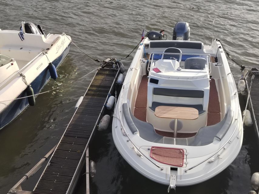 Paris: Private Boat Cruise on Seine River - From La Seine Musicale toward central Paris