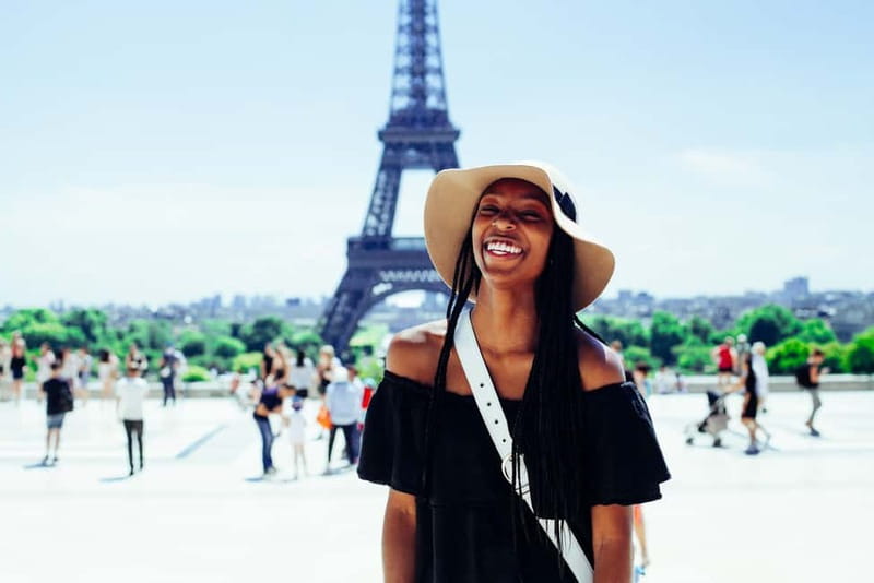 Paris: private city tour with seine river cruise - A two-hour introduction to Paris that keeps moving