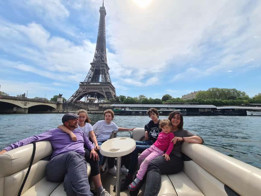 Paris: Private pontoon boat cruise on the Seine - Pont Neuf and the islands of Paris