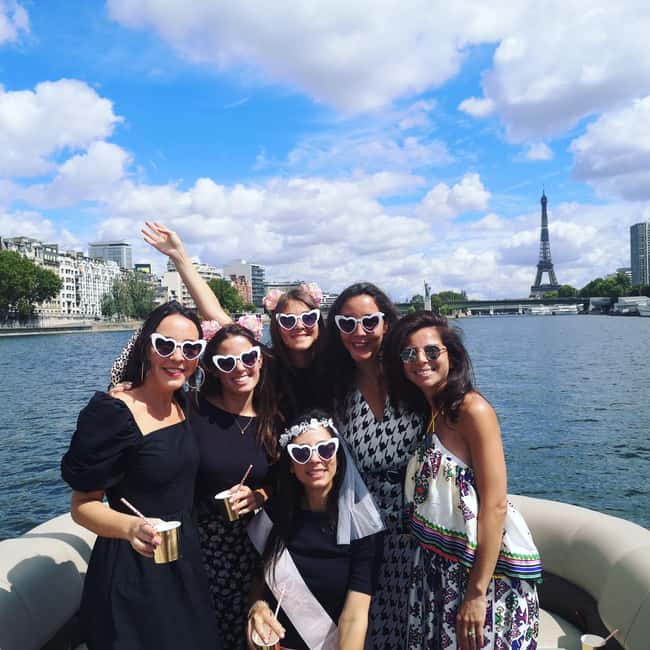 Paris: Private pontoon boat cruise on the Seine - Best times and best occasions