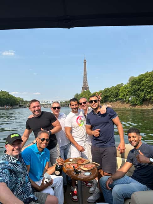 Paris: Private Seine River Cruise - The Louvre and Musée d’Orsay from the water