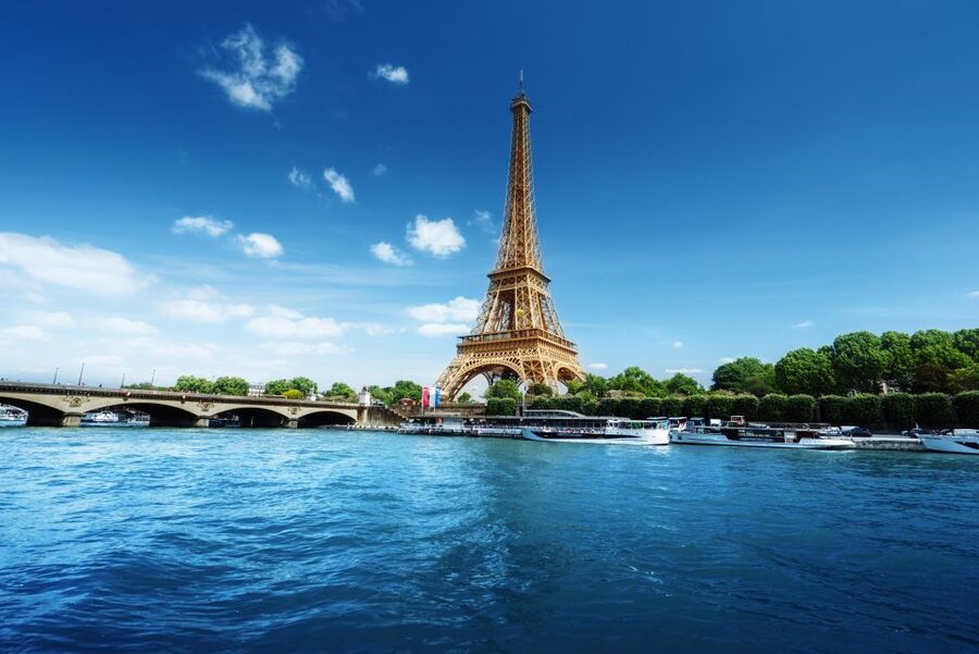 Paris: Romantic Cruise with 3-course Dinner on Seine River - Starting from Île aux Cygnes