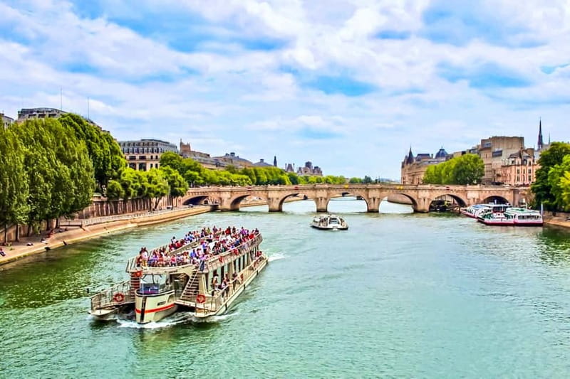 Paris: Seine Cruise & Crepe Tasting near the Eiffel Tower - Starting at the Eiffel Tower on the Seine