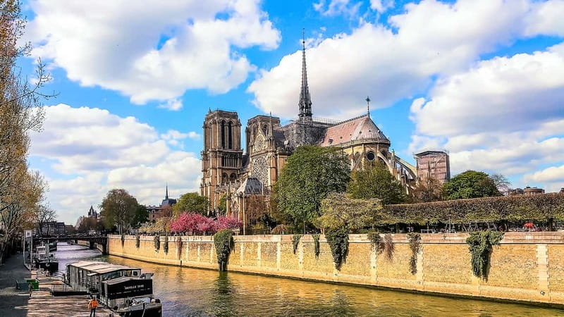 Paris: Seine Cruise & Crepe Tasting near the Eiffel Tower - How much value do you get for $23?