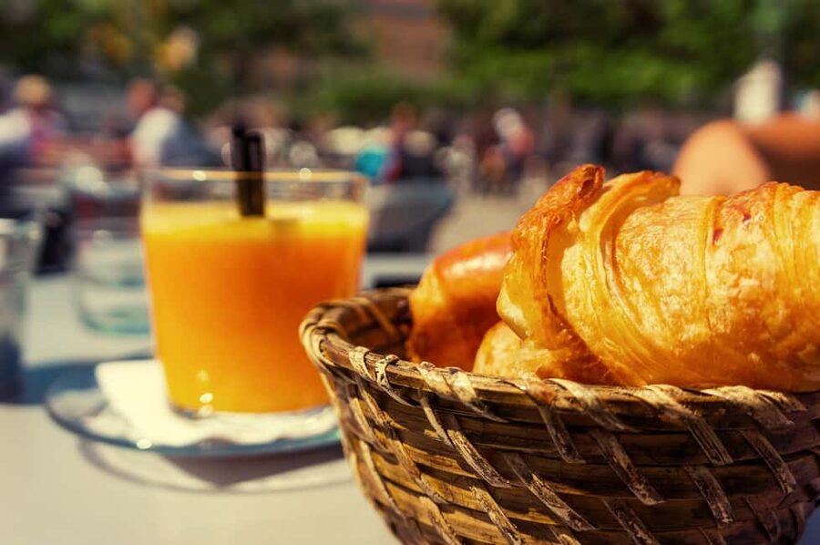 Paris: Seine Cruise & French Breakfast by the Eiffel Tower - Audio guides, Wi-Fi, and what you actually hear