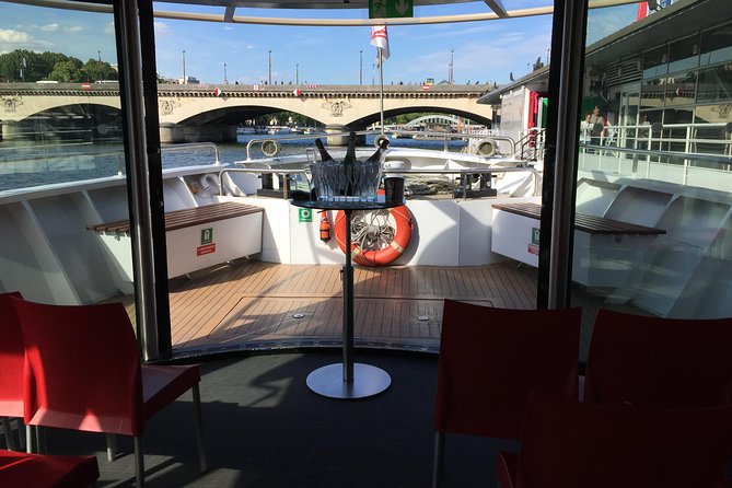 Paris Seine River Champagne Tasting Cruise - Meeting below the Eiffel Tower at 6:30 pm