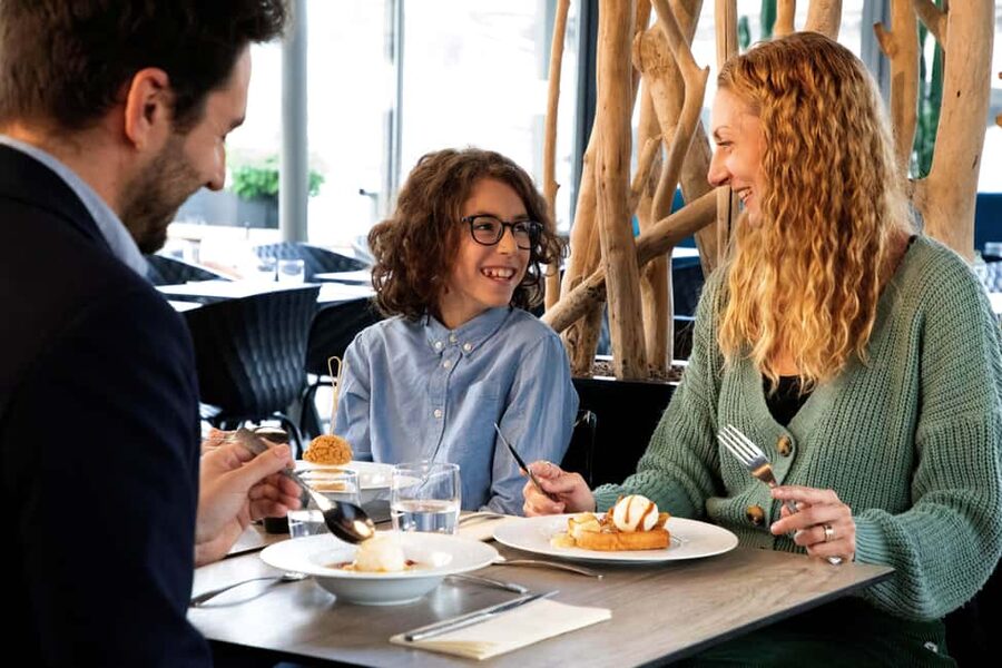 Paris: Seine River Cruise and 3-course Bistro Lunch - Key points at a glance