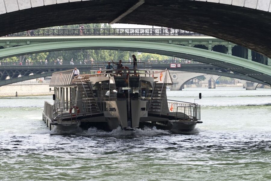 Paris: Seine River Cruise and 3-course Bistro Lunch - Crowding, seating, and the best way to plan it