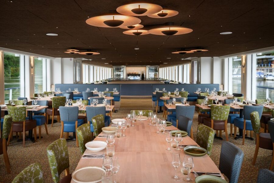 Paris: Seine River Cruise & Brunch - A Paris brunch with the city moving past your table