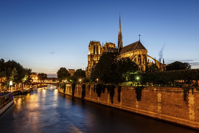 Paris Seine River Dinner Cruise with Champagne and Window Seating - Who Will Get the Most from This Cruise?