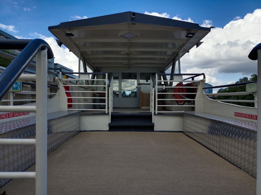 Paris : Seine River Lunch cruise from Eiffel Tower - Key points to know before booking