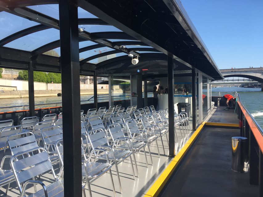 Paris: Seine River Panoramic Cruise - Snacks, drinks, and comfort on a 75-minute ride