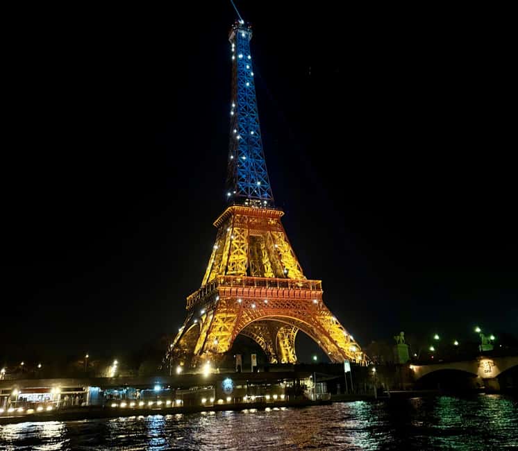 Paris: Seine River Private Cruise - Leaving from Port Javel Haut
