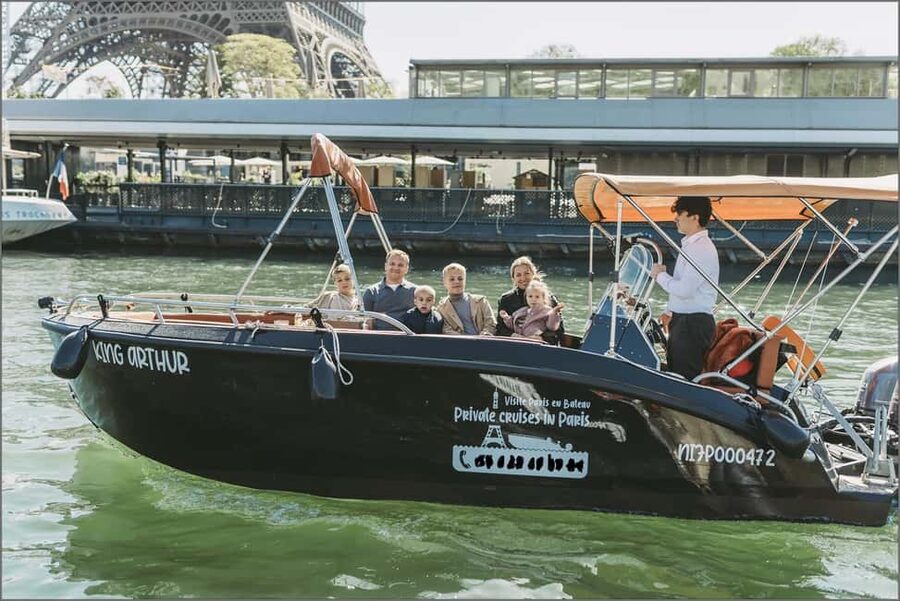 Paris: Seine River Private Cruise - Captains who make the ride personal