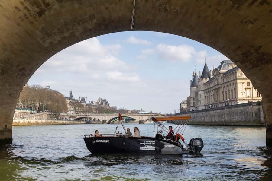 Paris: Seine River Private Cruise - Who will enjoy this cruise most
