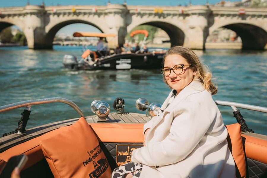 Paris: Seine River Private Cruise - Practical details that affect your day