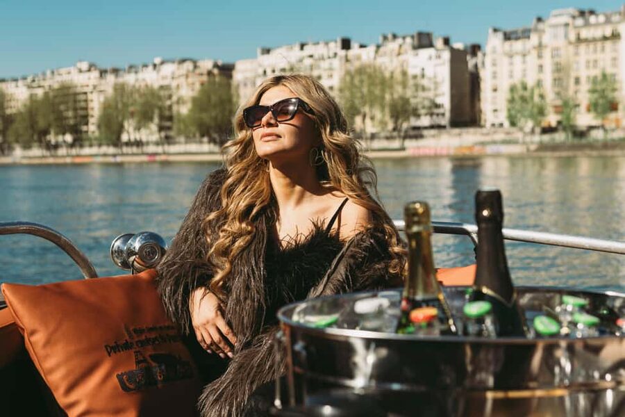 Paris: Seine River Private Cruise - The route from the Statue of Liberty to Notre Dame