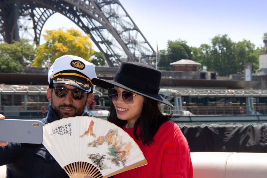Paris: Seine River Private Guided Pontoon Boat Cruise - Why a private boat changes the experience