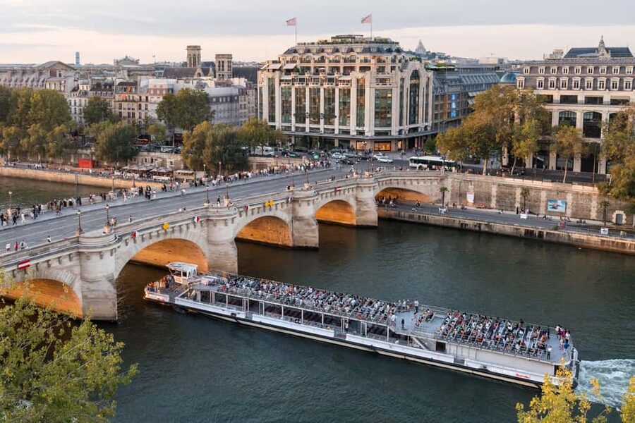 Paris: Seine River Sightseeing Cruise by Bateaux Mouches - Notre Dame and the Île de la Cité