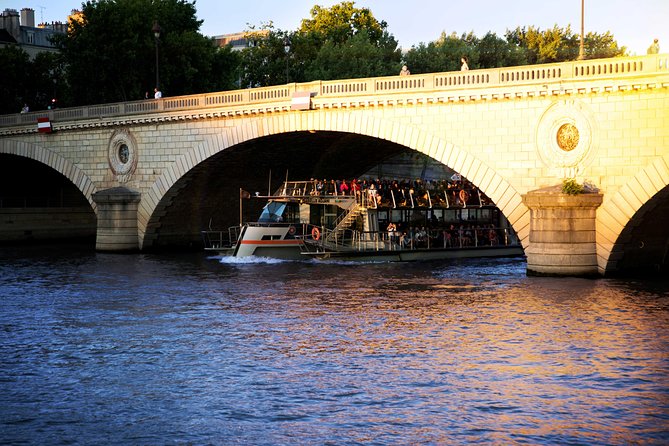 Paris Seine River Sightseeing Cruise with Commentary by Bateaux Parisiens - Daylight, sunset, or after dark?