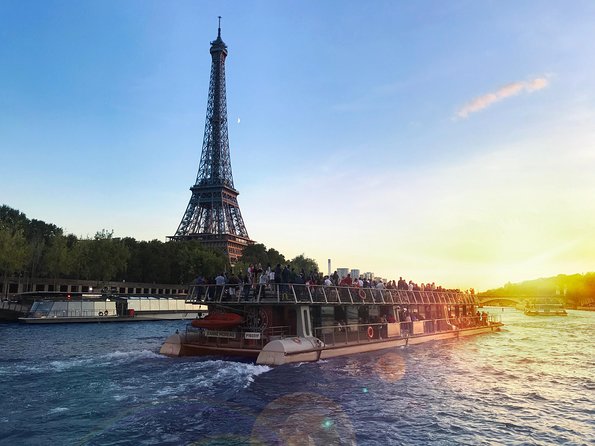 Paris Seine River Sightseeing Cruise with Commentary by Bateaux Parisiens - Comfort, seating, and access