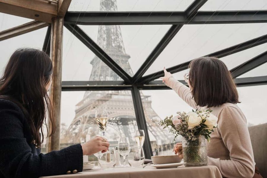 Paris: Sightseeing Cruise on the Seine with 3-Course Lunch - Key points at a glance