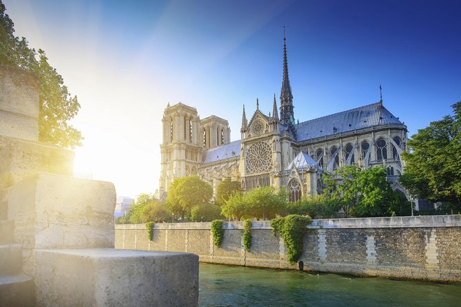 Paris Tour with Lunch at the Eiffel Tower and Seine River Cruise - Who should book this experience?