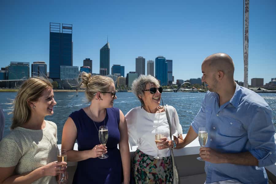 Perth: Swan River Lunch Cruise - What the 150 minutes feel like