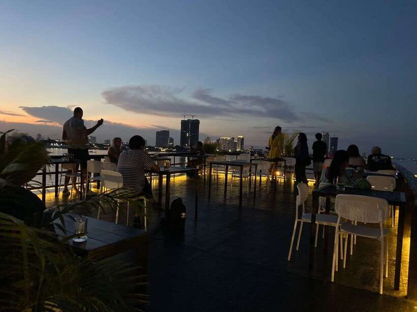 Phnom Penh: Mekong River Sunset Cruise with free flow drink - Value at $21 per person