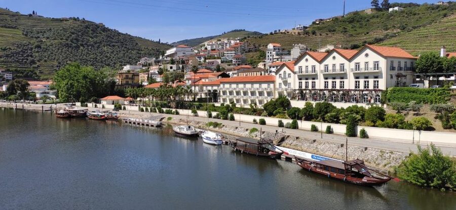 Pinhão: Douro Valley with Wine Tasting, Boat Trip and Lunch - The first Quinta and the Douro wine story