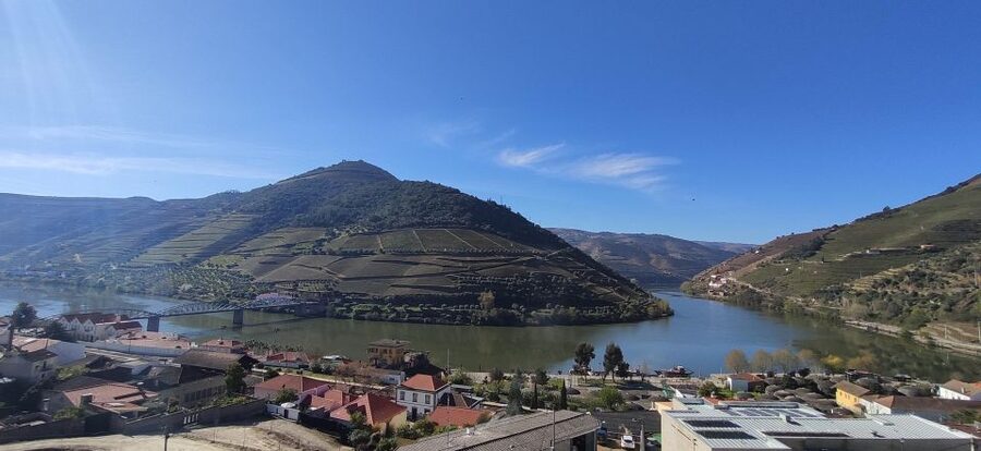 Pinhão: Douro Valley with Wine Tasting, Boat Trip and Lunch - Starting with 50 minutes on the Douro River