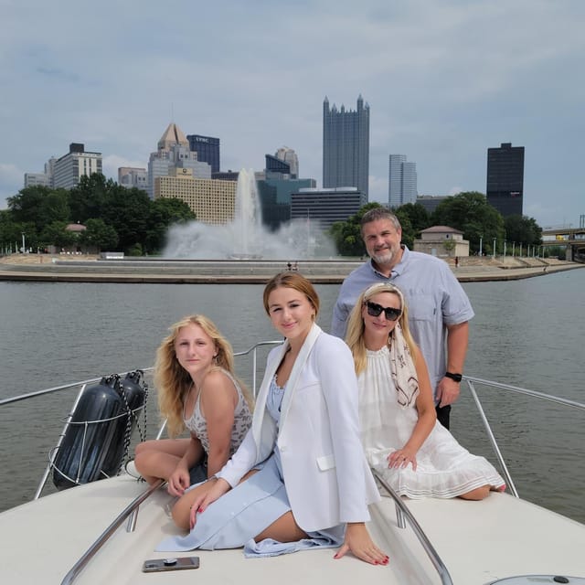Pittsburgh: Private Yacht River Cruise with Captain and BYOB - What the captains add to the experience