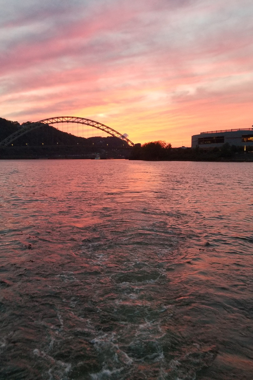 Pittsburgh: Private Yacht River Cruise with Captain and BYOB - The $389 price and who gets the best value
