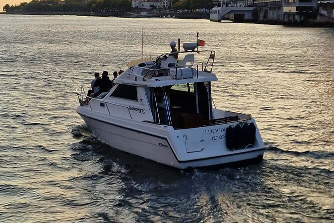 Port : 6 Bridges Cruise , Douro River with Sunset Option - What the small boat changes